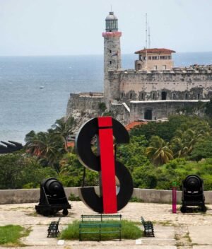 SI Sculpture, exhibited at Zona Franca, XII Havana Biennial, Cuba. 2 meters x 1.5 meters. 2015